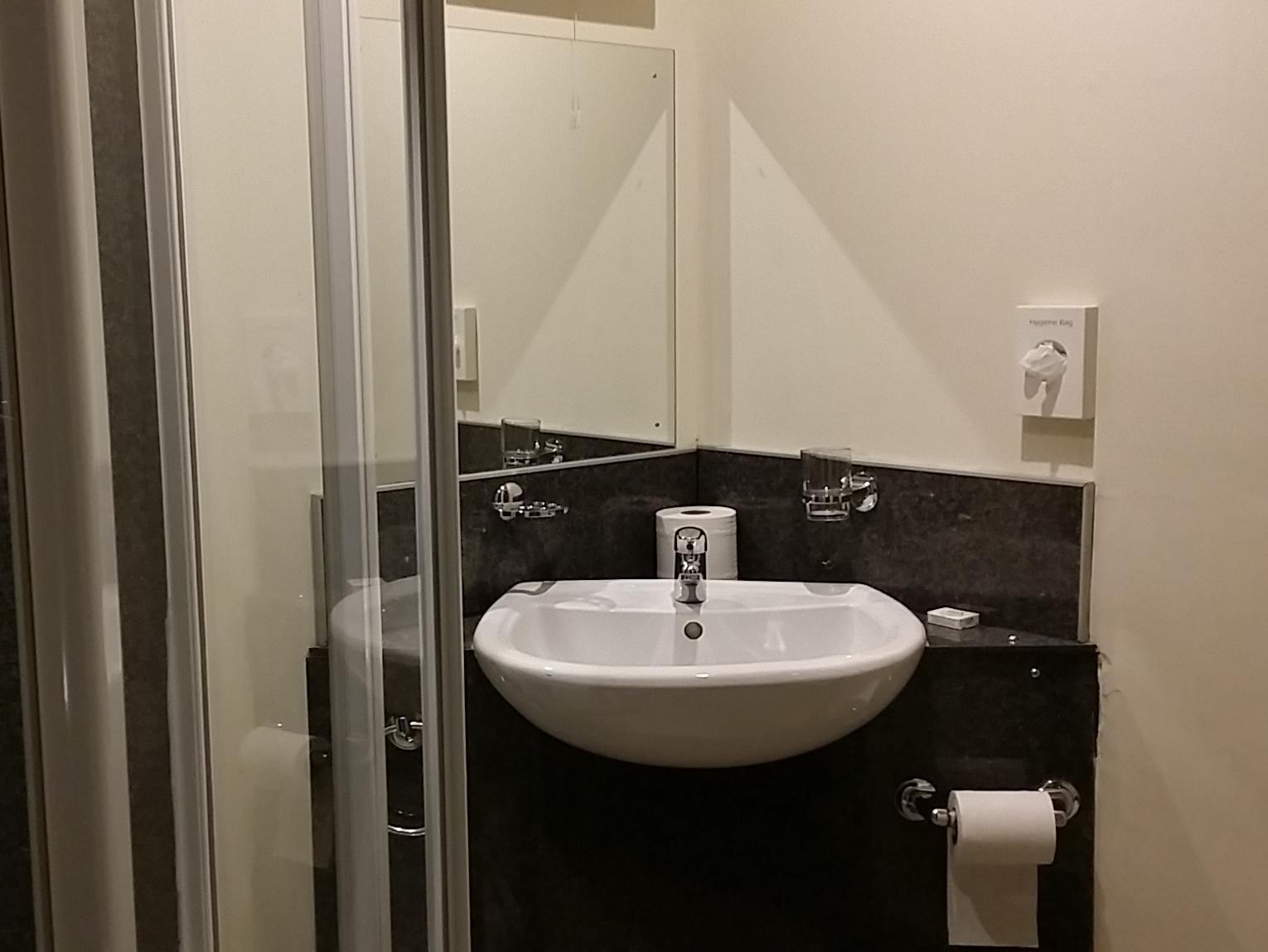 Mw Townhouse Hotell EDI Eksteriør bilde