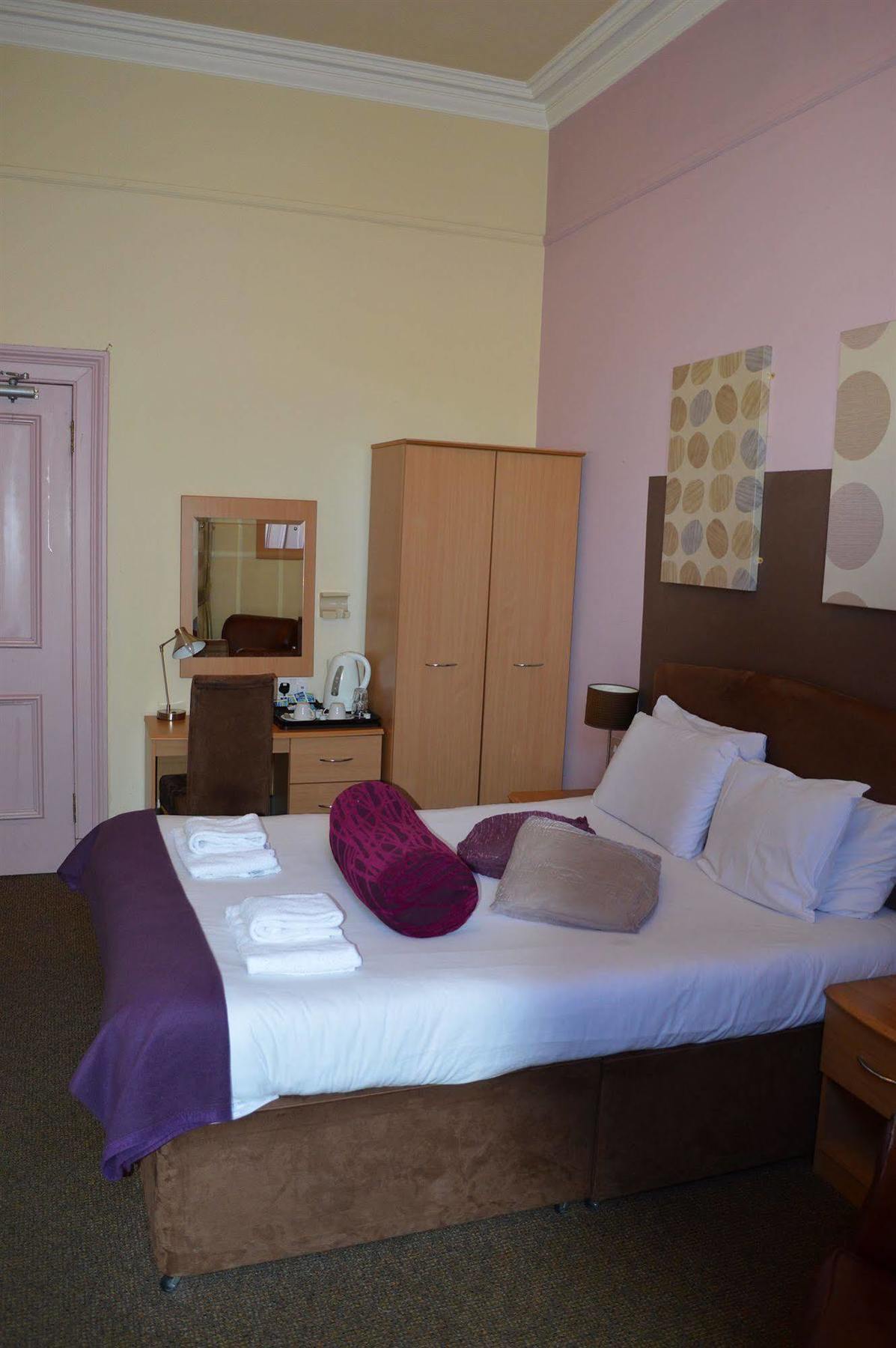 Mw Townhouse Hotell EDI Eksteriør bilde